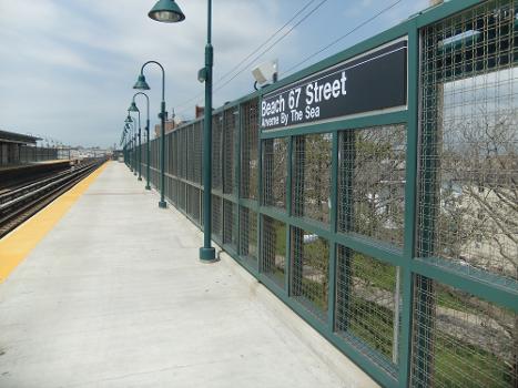 Brooklyn bound platform at Beach 67th Street - Arverne station