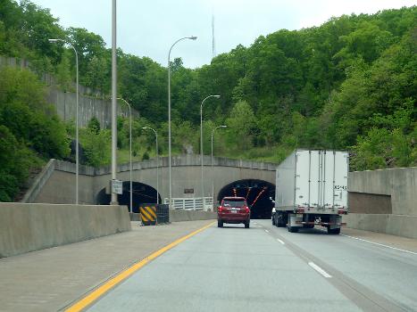 Bobber Hopper Tunnel on I-540 in Washington County, Arkansas : North approach from the north