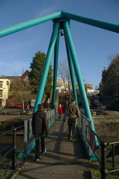 The footbridge at Bathurst Basin, Bristol