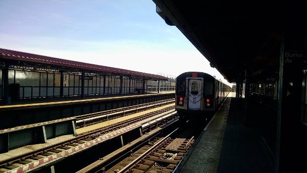Burke Avenue Subway Station (White Plains Road Line)