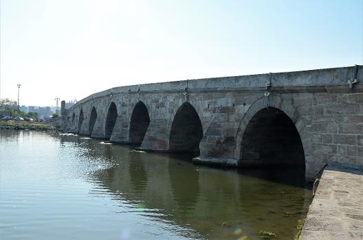 Büyükçekmece Bridge in Büyükçekmece district, Istanbul : Built in 1568 by Mimar Sinan