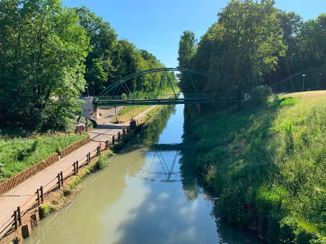 Canal de l'Ourcq dans le quartier Vert Galant, Villepinte, Seine-Saint-Denis