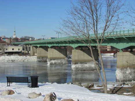 Chamberlain Bridge:This is the Chamberlain Bridge, which is one of three bridges connecting the cities of Bangor and Brewer, Maine across the Penobscot River.