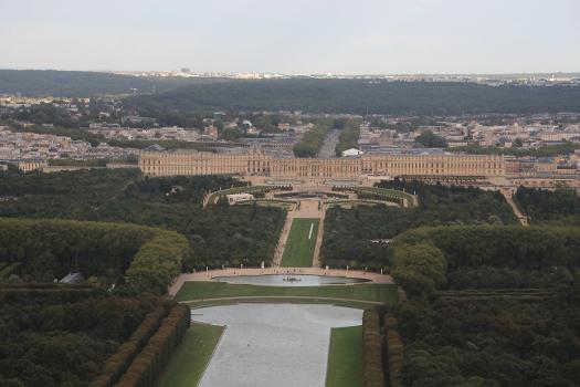 Vue d'avion du Château de Versailles en France