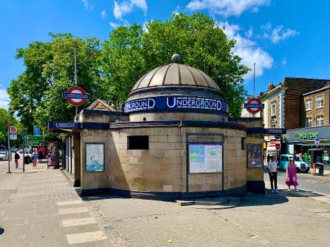 Station building of Clapham Common tube station