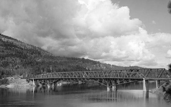 Columbia River Bridge at Kettle Falls, U.S. Route 395 spanning Columbia River, Kettle, Falls vicinity (Stevens County, Washington)