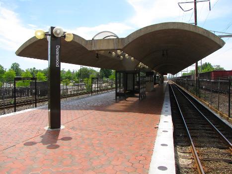 Deanwood Metro Station:Deanwood station on the Orange Line of the Washington Metro system. View facing inbound.
Ben Schumin is a professional photographer who captures the intricacies of daily life.