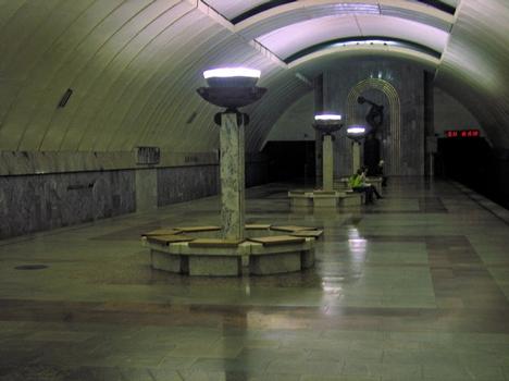 Metrobahnhof Dinamo