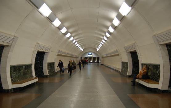 Metrobahnhof Dorohozhychi