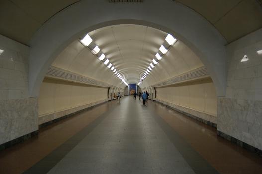 Metrobahnhof Dorohozhychi
