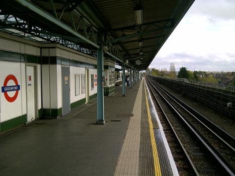 Greenford station (westbound platform)