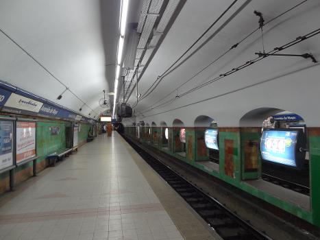 Station de métro Avenida de Mayo