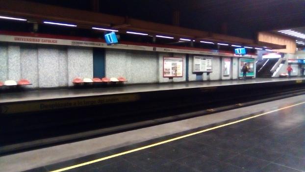 Station de métro Universidad Católica