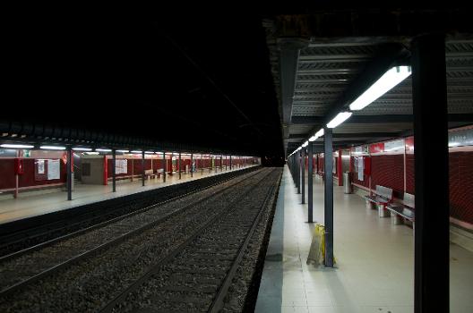 Platforms of Cercanías Madrid's Recoletos station