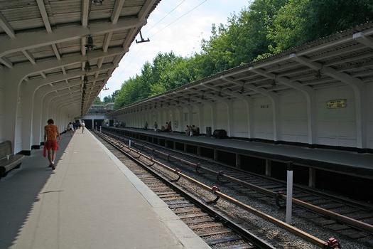 Station de métro Fili