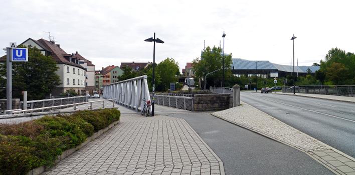 Brückengruppe für Personen- und Autoverkehr in Fürth