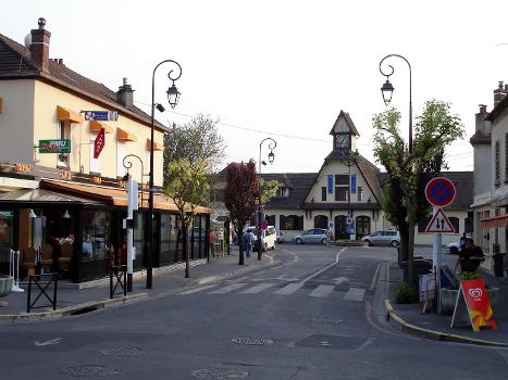 Saint-Leu-la-Forêt Station