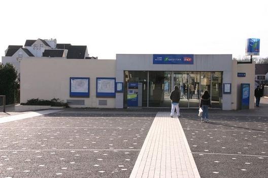 Le Mée Railway Station