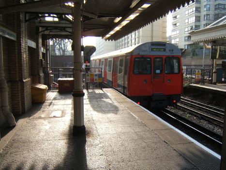 High Street Kensington Underground Station