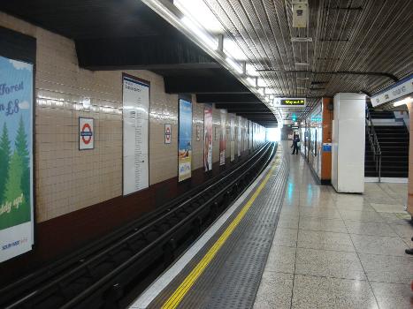 Hounslow West tube station Eastbound platform