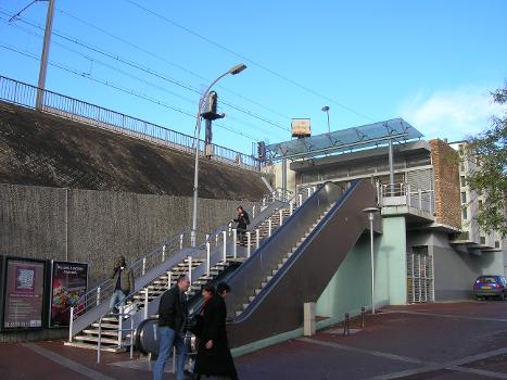 Issy - Val de Seine Railway Station