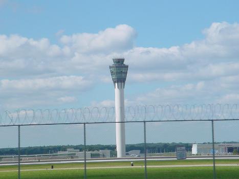 Indianapolis International Airport – Kontrollturm am Flughafen Indianapolis