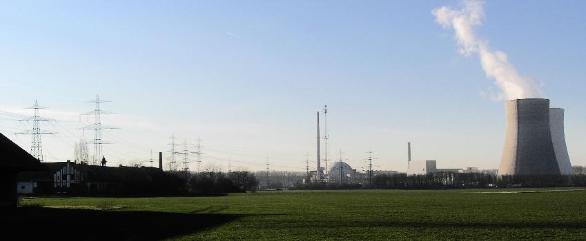 Kernkraftwerk Philippsburg mit Richtfunkturm