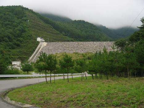 Kanabara Dam in Nagano