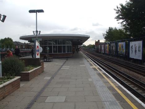 Kilburn tube station westbound platform looking east