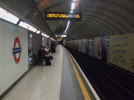 King's Cross St Pancras tube station Circle/Hammersmith &amp; City/Metropolitan line anticlockwise platform looking clockwise/eastwards