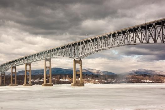 Kingston-Rhinecliff Bridge