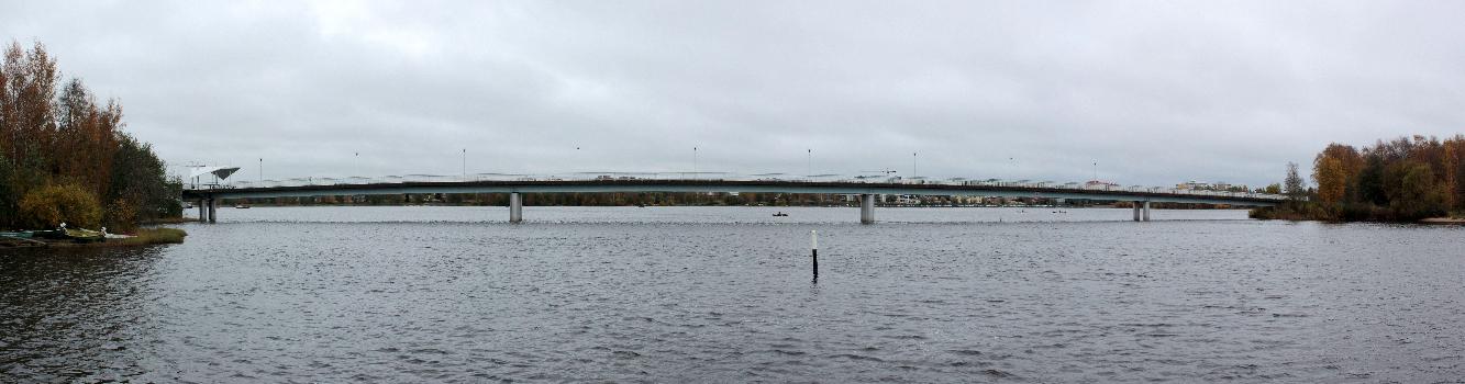 Panoramic view of the Korkeasaarensilta bridge in Oulu