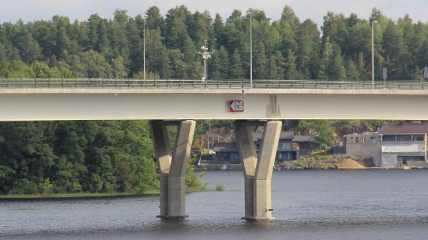 Kyrönsalmi road bridge (two parallel bridges), Savonlinna, Finland