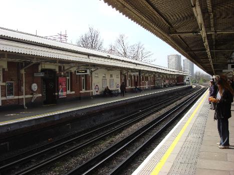 Ladbroke Grove tube station, Taken from the Eastbound platform