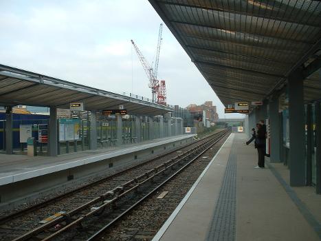 Langdon Park DLR station looking north