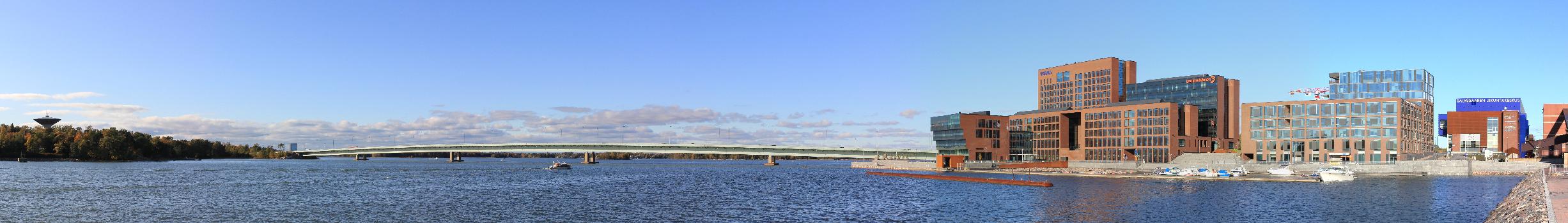 Panorama of Lapinlahti bridge with Salmisaari on the right