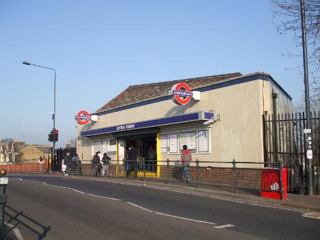 Leyton Underground Station