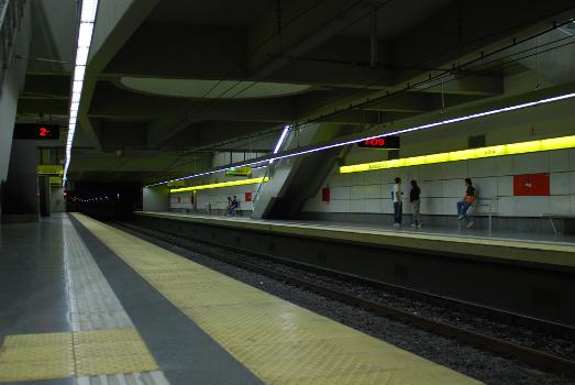 Metrobahnhof Humberto I