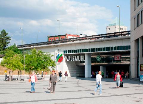 Eingang zum S-Bahnhof Ludwigshafen-Mitte in Ludwigshafen am Rhein am Berliner Platz