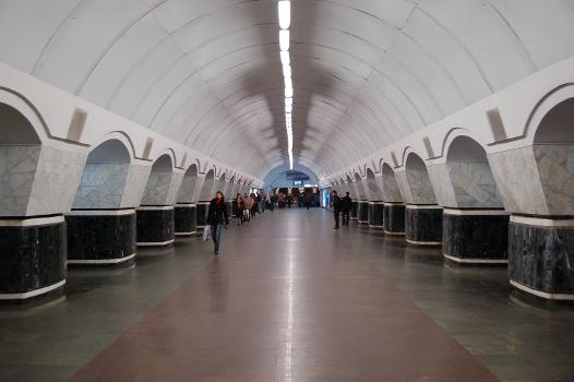 Metrobahnhof Lukianivska