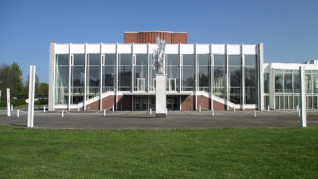 Das Heinz-Hilpert-Theater wurde 1956-58 erbaut und nach einem der größten Theaterregisseur der 1920er und 1930er Jahre benannt