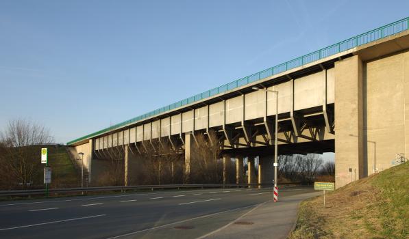 Stahltrogbrücke des Main-Donau-Kanals über das Zenntal bei Flexdorf / Atzenhof