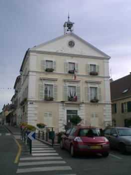 Luzarches Town Hall