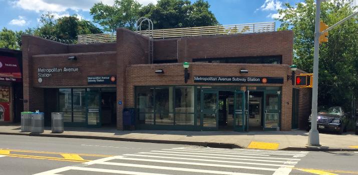 Middle Village – Metropolitan Avenue Subway Station (Myrtle Avenue Line)