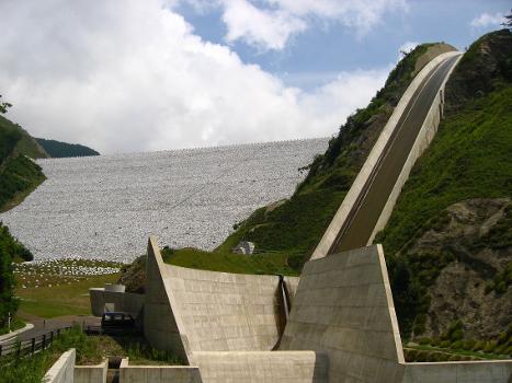 Minamiaiki Dam