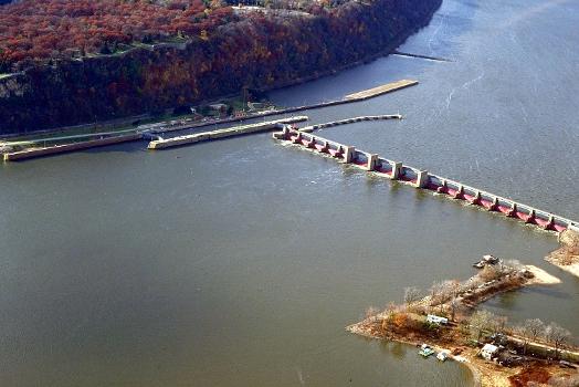 Aerial view of Lock and Dam No. 11 on the Mississippi River at Dubuque, Iowa : The official name is General Zebulon Pike Lock and Dam.