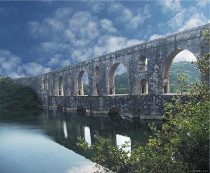 Aqueduc de Mağlova