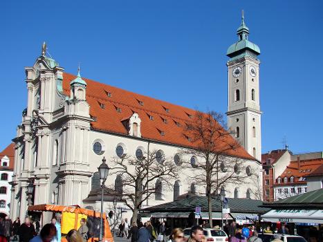 Die katholische Pfarrkirche Heilig-Geist gehört zu den ältesten erhaltenen Kirchengebäuden Münchens