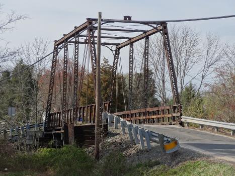Nokesville Truss Bridge:Detailed view of south and east sides of structure shown