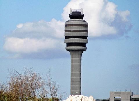 Kontrollturm des Internationalen Flughafens Orlando